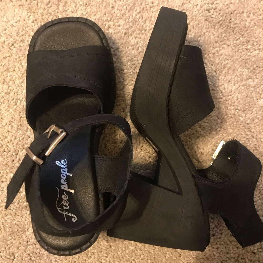 Never worn Free People size 38 shoes